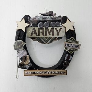 Army Themed Horseshoe Wall Decor